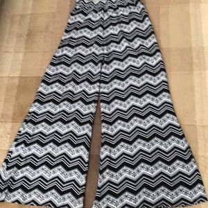 Copper Key Chevron Palazzo Pants size M